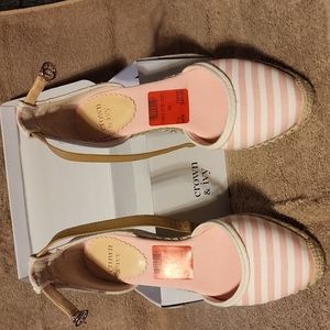 Crown and Ivy 9 pink/white stripe shoe